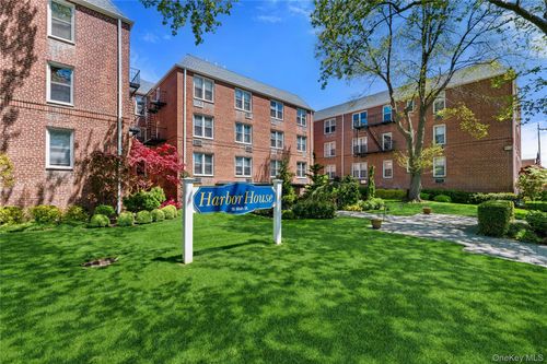 2k-16 Main St, East Rockaway, NY, 11518-2039 | Card Image