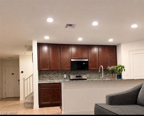 9550 Granville Bridge Street, Las Vegas, NV, 89139 | Card Image