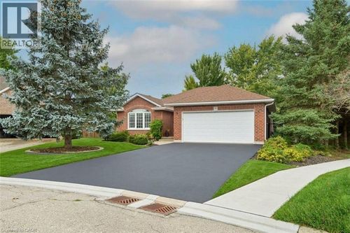 11 Simon Court, Waterford, ON, N0E1Y0 | Card Image