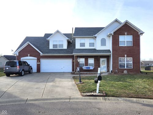 54 Spring Lake Ct, Trafalgar, IN, 46181-8647 | Card Image