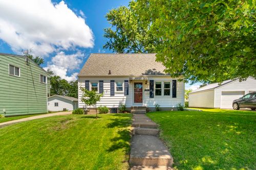 1445 E Mitchell Ave, Waterloo, IA, 50702-3443 | Card Image
