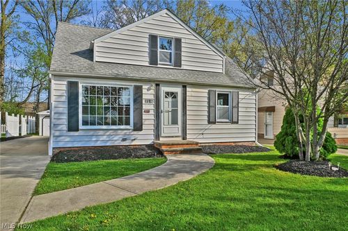 612 North St, Brooklyn Heights, OH, 44131-1143 | Card Image