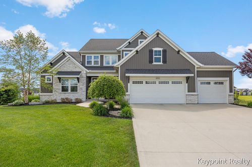 3212 Railway Dr Sw, Byron Center, MI, 49315-9164 | Card Image