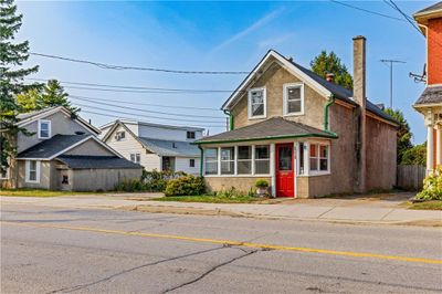 112 Pearl St W, House other with 3 bedrooms, 1 bathrooms and 4 parking in Brockville ON | Image 2