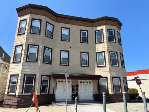 183-181-183 Chelsea St, Everett, MA, 02149-4680 | Card Image