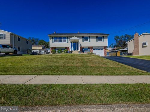 2370 Crestview Ln, ASTON, PA, 19014-1609 | Card Image