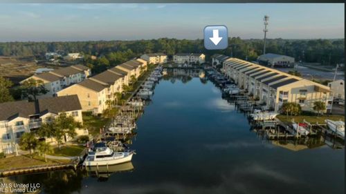 b16-2421 Beachview Dr, Ocean Springs, MS, 39564-9472 | Card Image