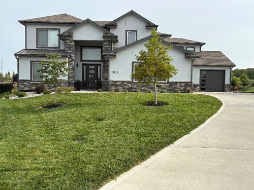 303 Three Forks Dr, Lawrence, KS, 66049-4968 | Card Image