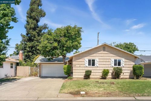 2629 Riesling Way, Rancho Cordova, CA, 95670-4820 | Card Image