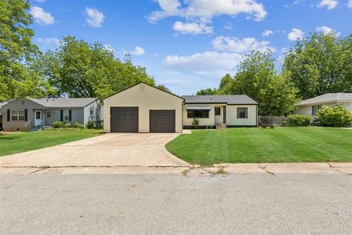 318 S Walnut St, Apache, OK, 73006 | Card Image