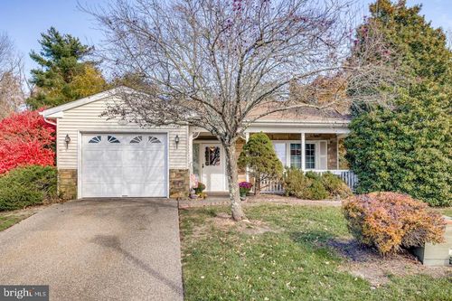 7 Cambridge Ct, Southampton, NJ, 08088-1201 | Card Image