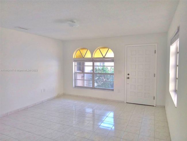 0 - 3304 Sw 23rd St, Home with 3 bedrooms, 2 bathrooms and null parking in Miami FL | Image 4