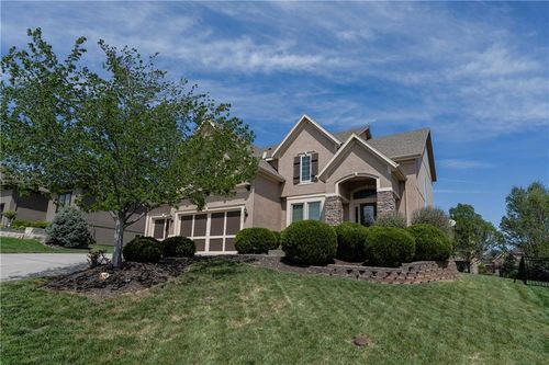 18914 W 100th St, Lenexa, KS, 66220-8314 | Card Image