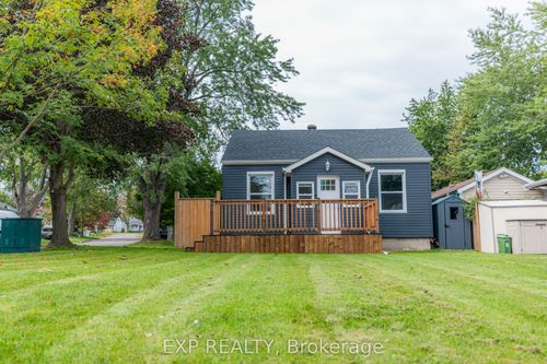 18 Nelson Ave, Ajax, ON, L1S1Z7 | Card Image