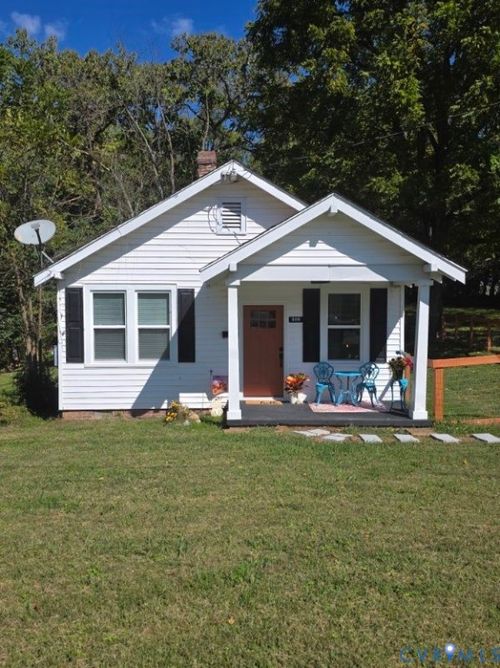 806 E 3rd St, Farmville, VA, 23901-1608 | Card Image