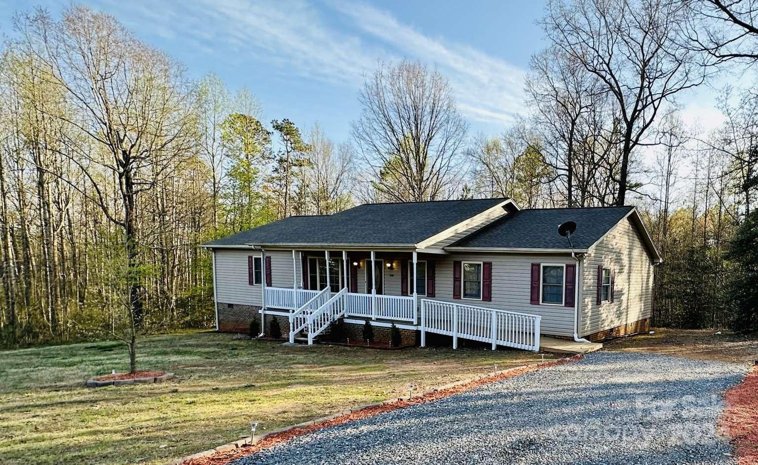Wilderness Ln, Taylorsville, NC 28681
