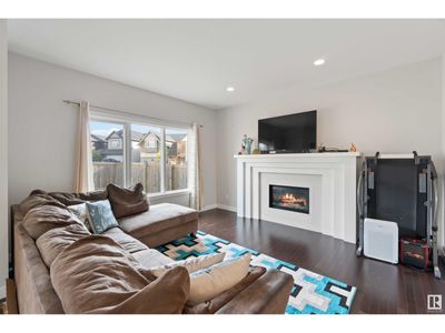 2093 Redtail Common Nw, House other with 3 bedrooms, 3 bathrooms and null parking in Edmonton AB | Image 3