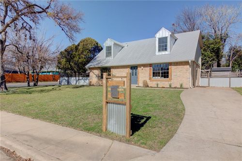 1005 Nile St, Austin, TX, 78702-2935 | Card Image