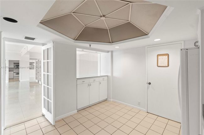 APT-633 - 201 Crandon Blvd, Condo with 2 bedrooms, 2 bathrooms and null parking in Key Biscayne FL | Image 19