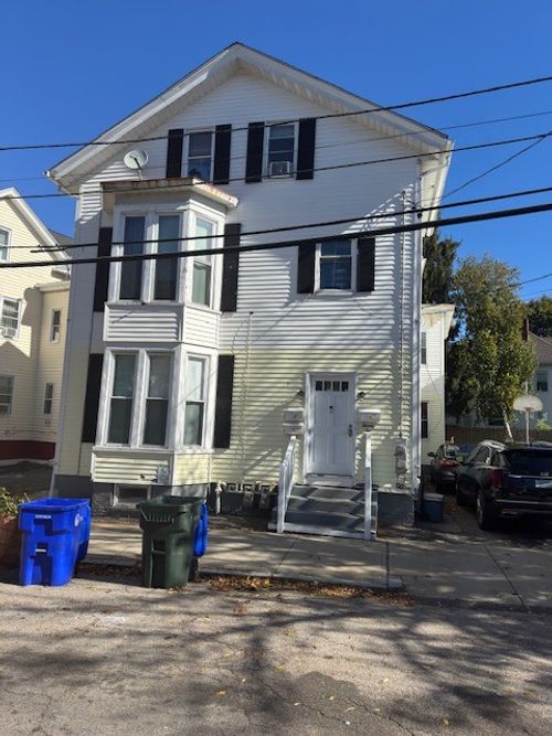 22 Bancroft St, Providence, RI, 02909-2927 | Card Image