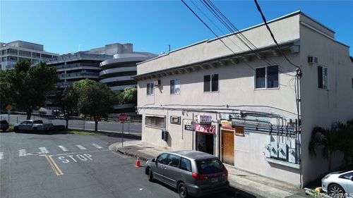 1402 Lusitana St, Honolulu, HI, 96813-2016 | Card Image