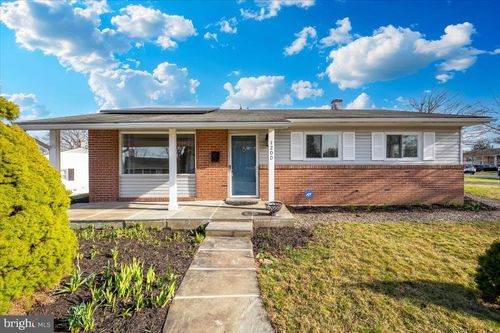 1200 Wilson Pl, FREDERICK, MD, 21702-4230 | Card Image