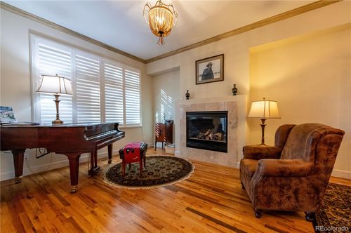 566 Josephine St, Denver, CO, 80206-4211 | Card Image
