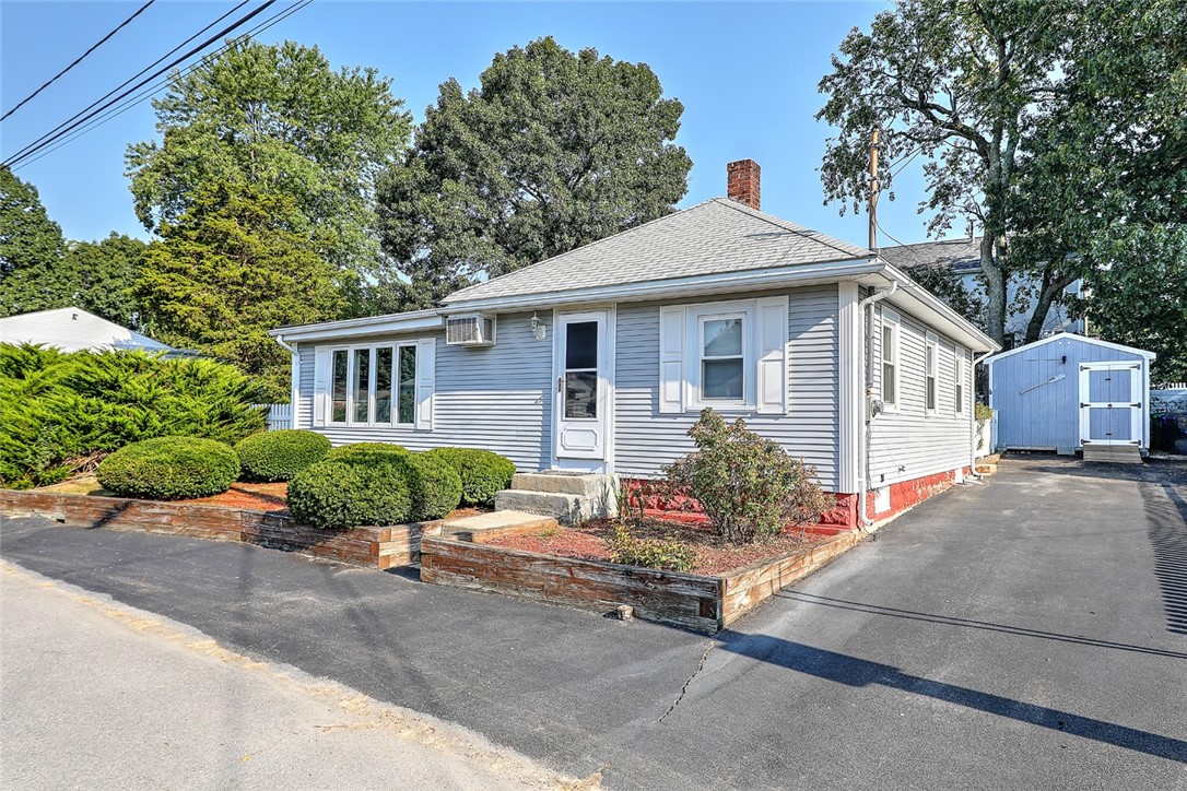 Chelmsford Ave, Warwick, RI 02889
