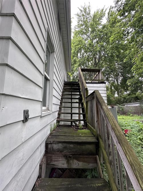 914 S Harrison St, Saginaw, MI, 48602-1608 | Card Image