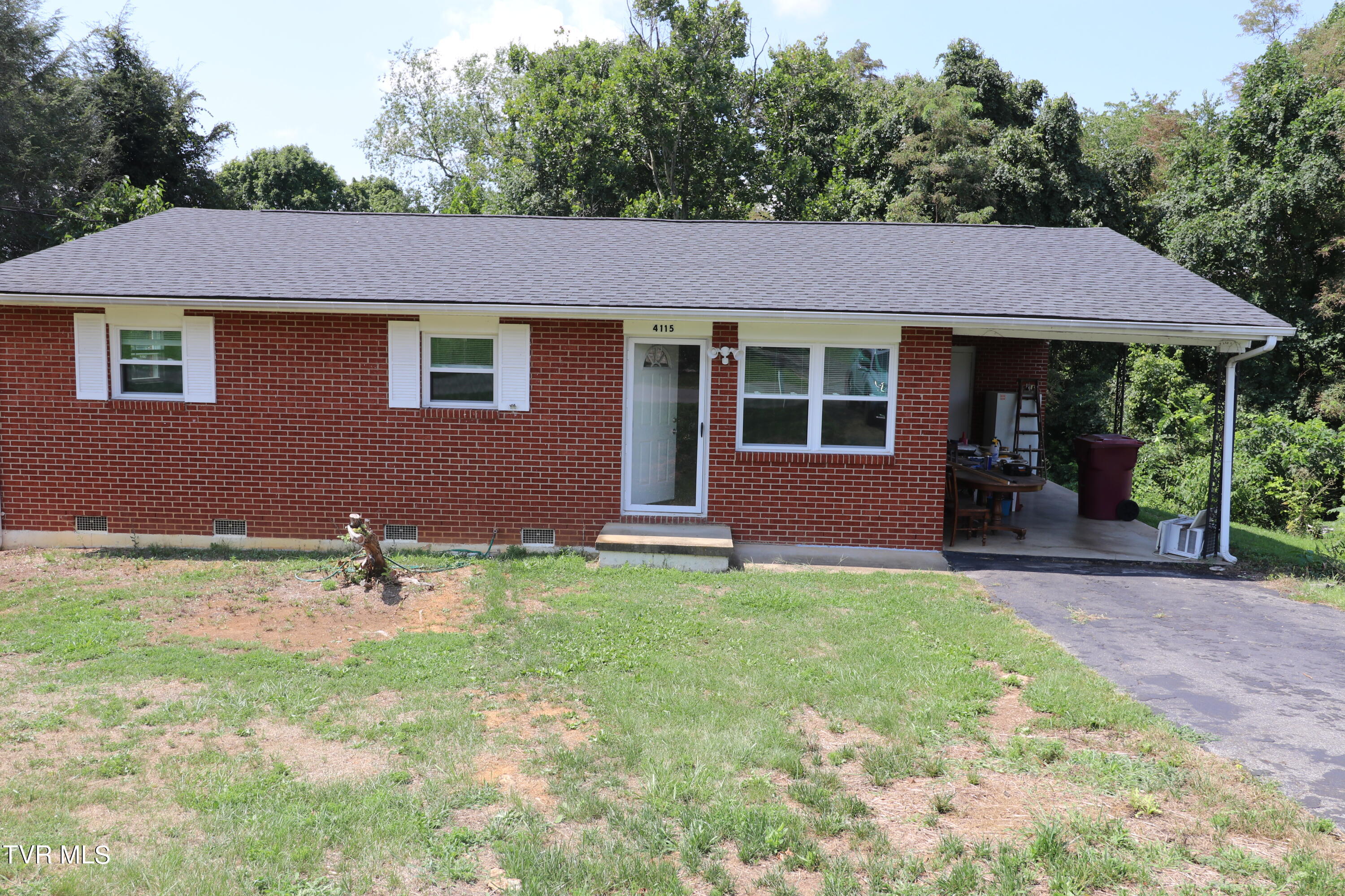 Sanford Dr, Johnson City, TN 37601