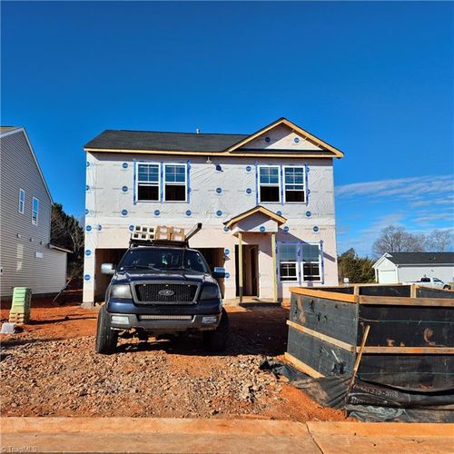 5152 Fallmeade Rd, Kernersville, NC, 27284-6792 | Card Image