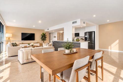 831-800 Parkview Dr, Hallandale Beach, FL, 33009-8904 | Card Image