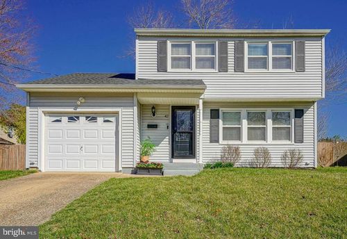 42 Joans Ln, Berlin, NJ, 08009-1551 | Card Image