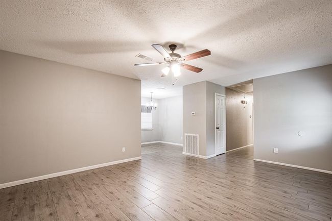 512 Lyndale Dr, House other with 3 bedrooms, 2 bathrooms and 2 parking in Highlands TX | Image 10