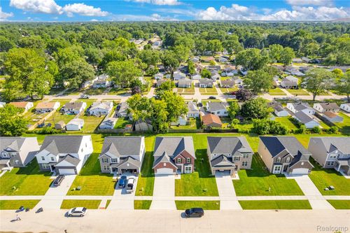 36293 Monroe, Westland, MI, 48186-3502 | Card Image