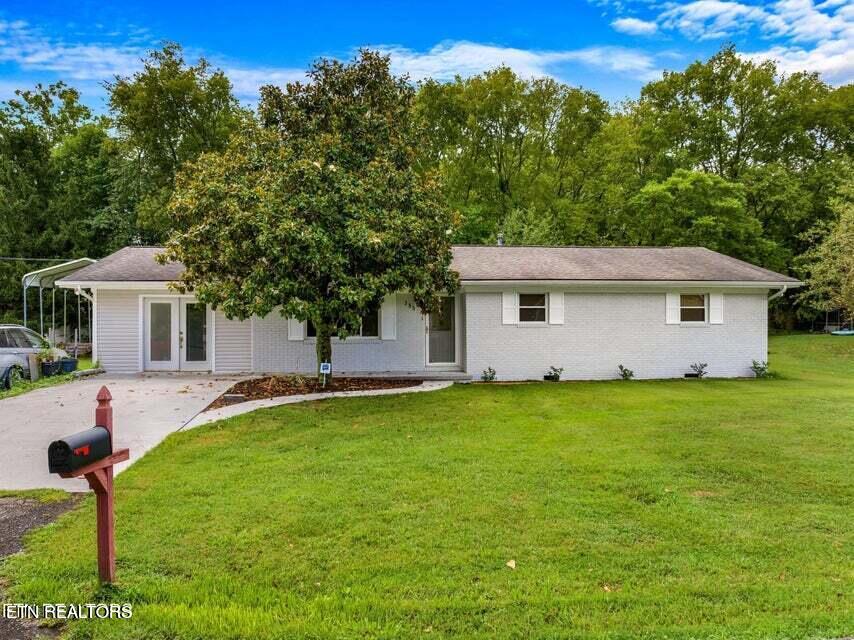 Lou Ellen St, Newport, TN 37821