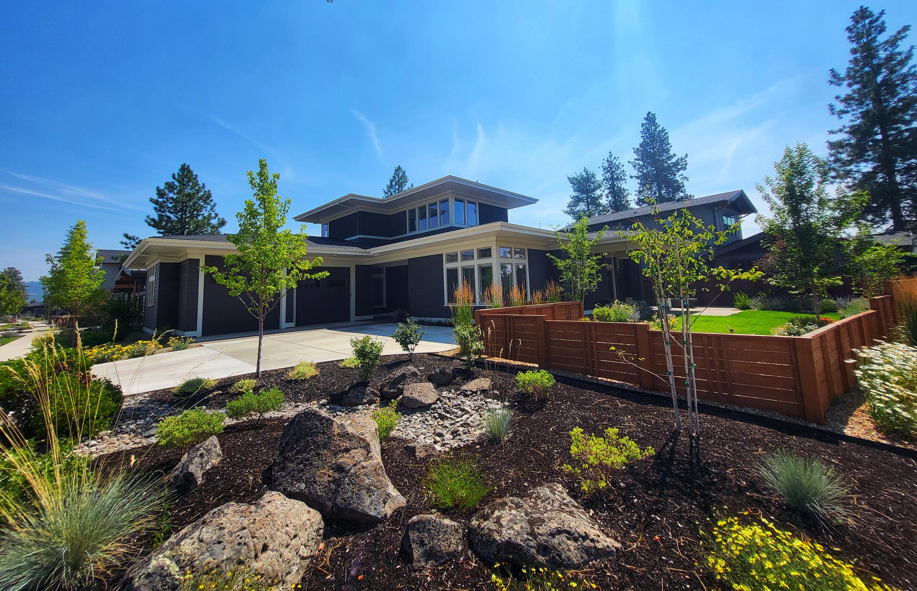 Tharp Ave, Bend, OR 97703
