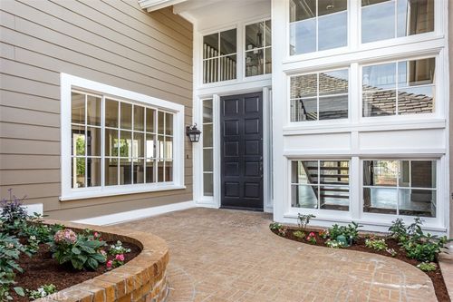 5515 E Crest De Ville Ave, Orange, CA, 92867-3333 | Card Image