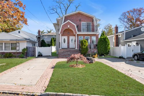 38 Sintsink Dr E, Port Washington, NY, 11050-2062 | Card Image