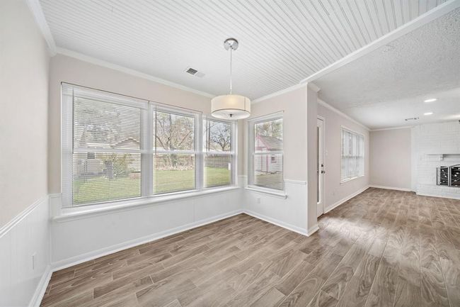 6302 Hickorycrest Dr, House other with 4 bedrooms, 3 bathrooms and 2 parking in Spring TX | Image 6