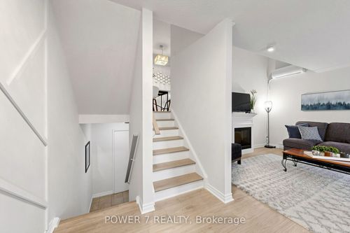146-311 Milestone Cres, Aurora, ON, L4G3M2 | Card Image