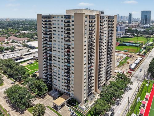 a1412-2929 Buffalo Speedway, Houston, TX, 77098-1720 | Card Image