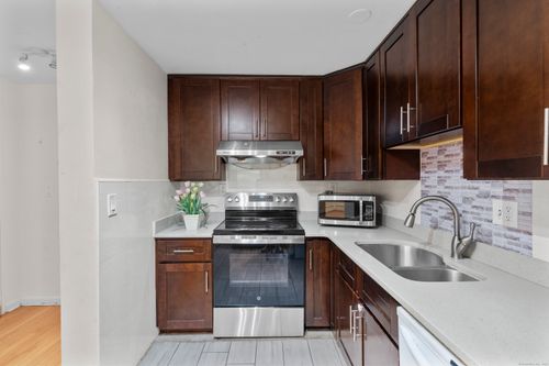 apt-b5-102 Oakwood Ave, West Hartford, CT, 06119-2152 | Card Image