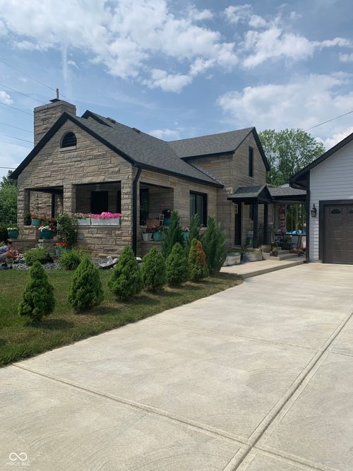 851 N Madison Ave, Greenwood, IN, 46142-4128 | Card Image