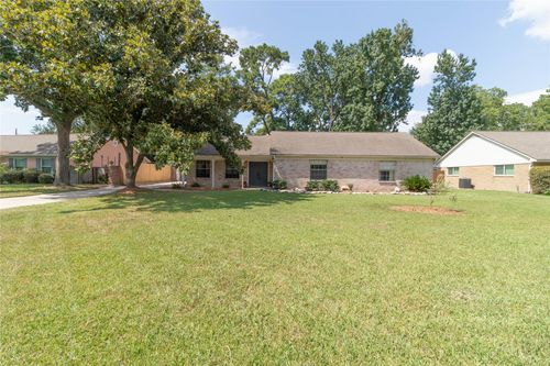 2922 Quailwood St, Houston, TX, 77014-2408 | Card Image