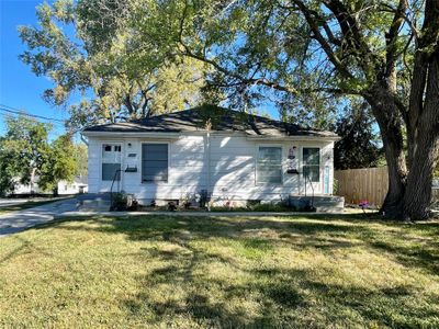 5711 Franklin Avenue, Home with 2 bedrooms, 2 bathrooms and null parking in Des Moines IA | Image 1