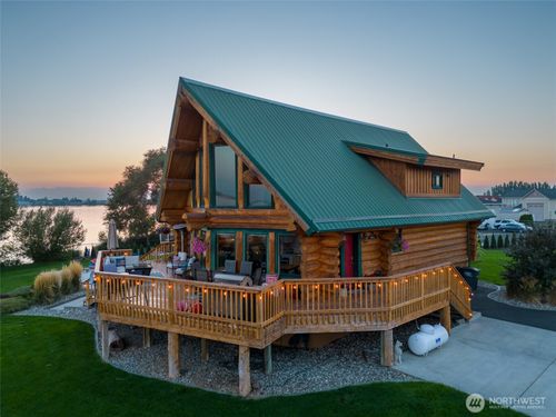 2731 Wild Goose Rd Ne, Moses Lake, WA, 98837-8838 | Card Image