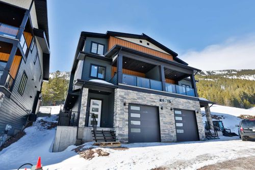 434 Starlight Way, Rural Pincher Creek No. 9, M.d. Of, AB, T0K1W0 | Card Image