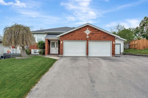 44 Bleeker Ave, Trenton, ON, K8V6M8 | Card Image
