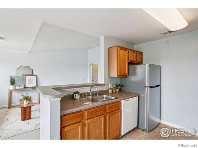 Brand new refrigerator and garbage disposal! | Image 9